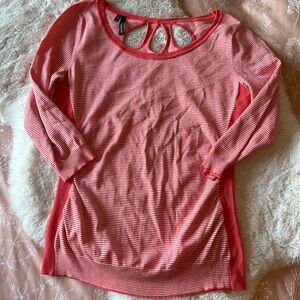 Like new keyhole back sweater